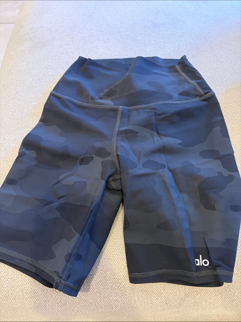 ALO Yoga High-Rise Camo Bike Shorts - Navy/Charcoal